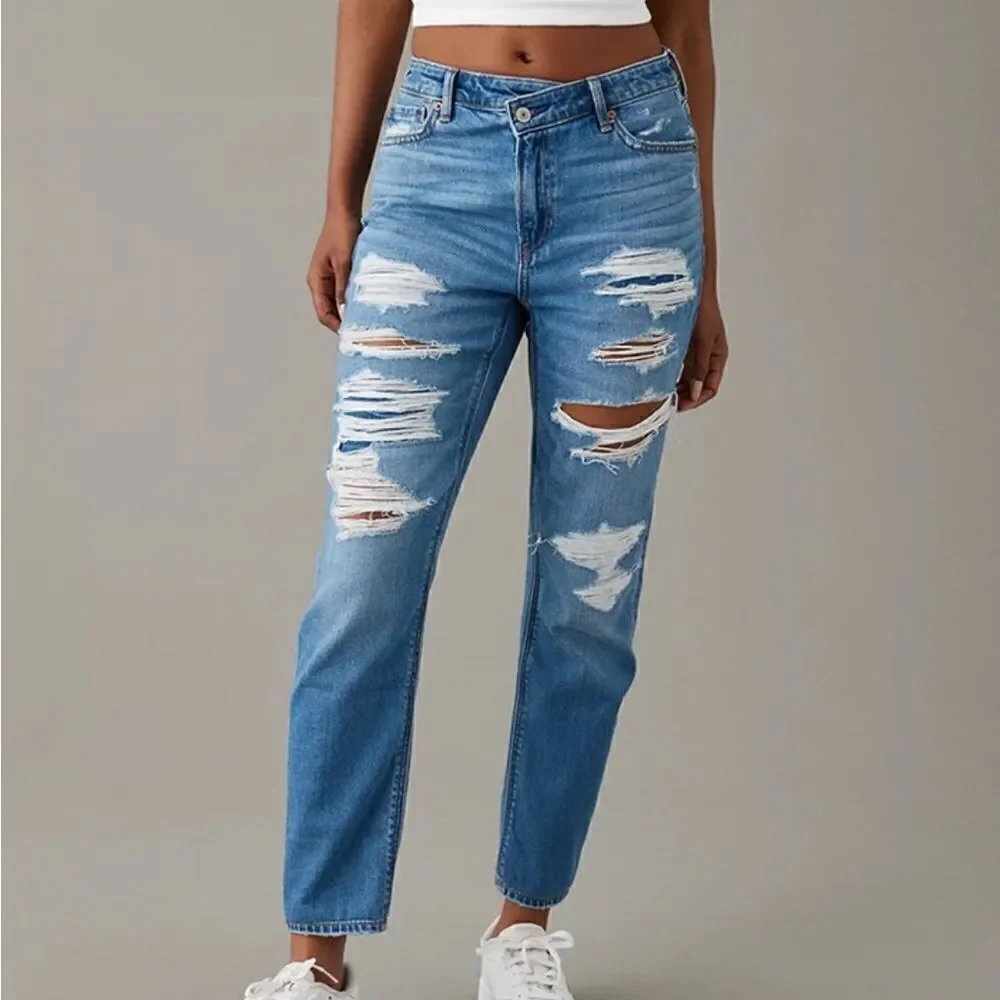 NWT American Eagle Strigid Patched Mom Jean Size 8